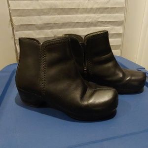 Black Dansko boots size 41